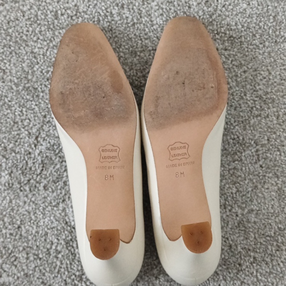 Talbot's Leather Cream Heels - Picture 6 of 6